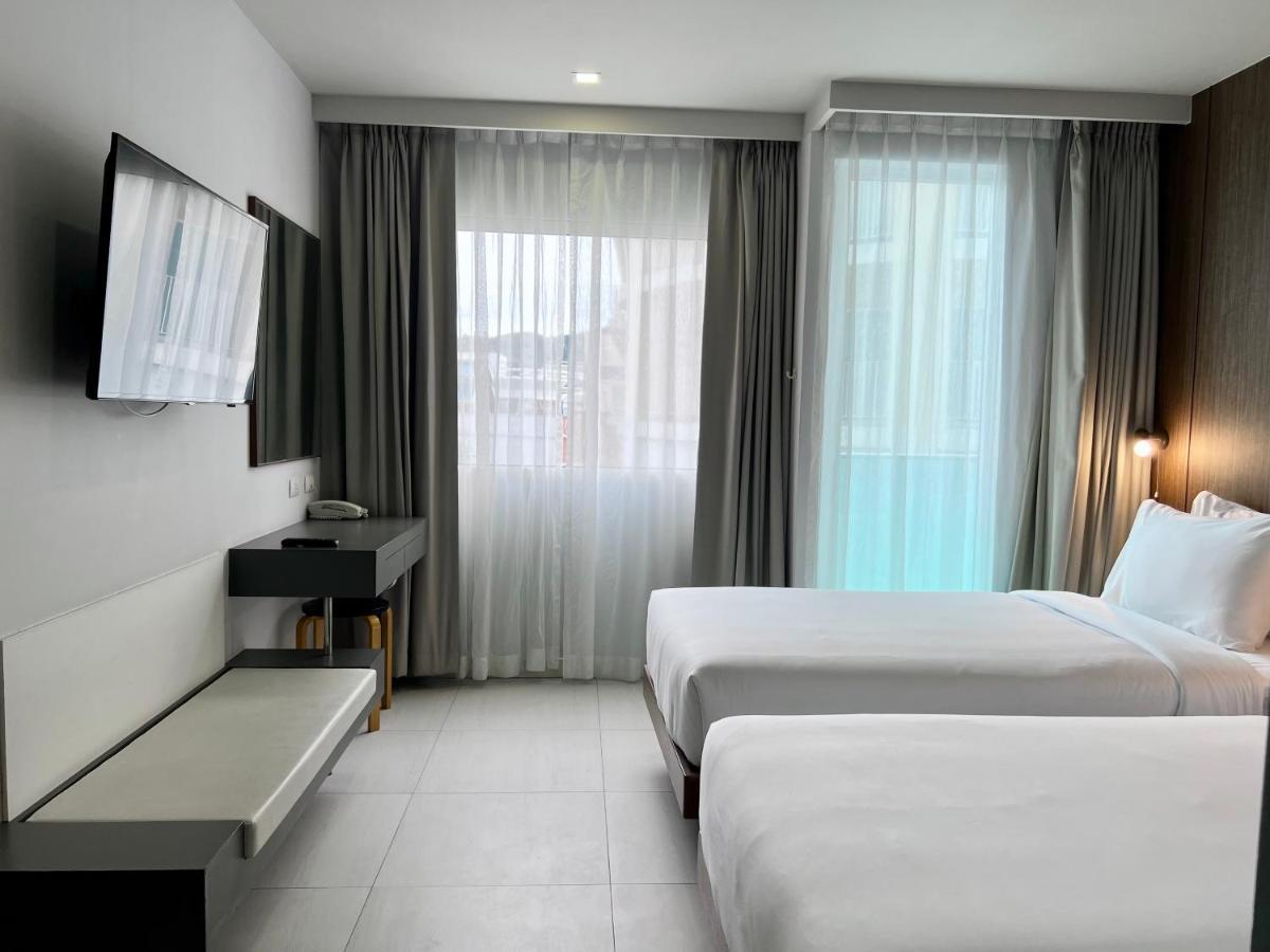 Hotel Centro One Patong Esterno foto