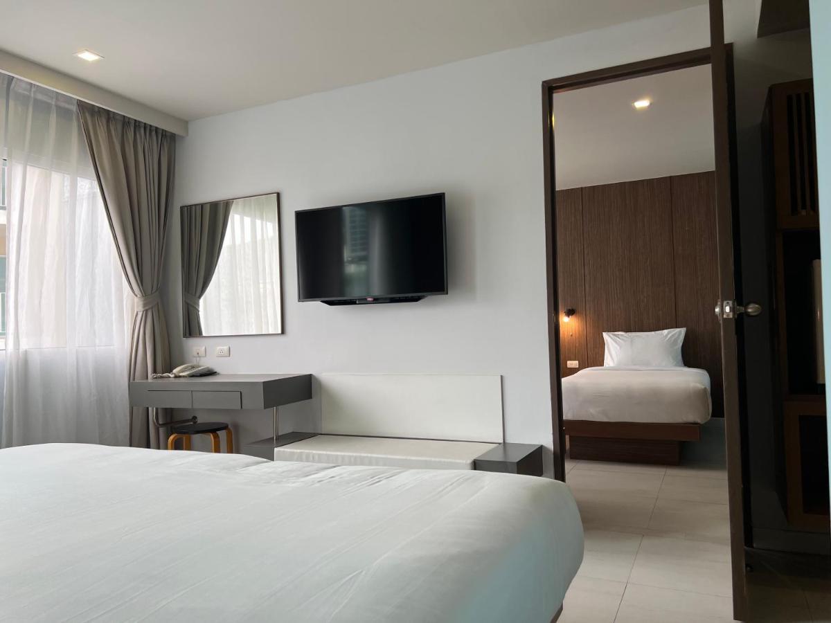 Hotel Centro One Patong Esterno foto